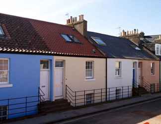 Exterior 2 Quayside Cottage