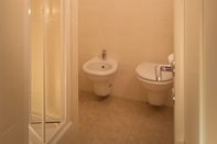 In-room Bathroom ROMAC - Principe Amedeo