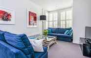 Ruang untuk Umum 2 Elegant Shepherds Bush Home by Kensington Olympia