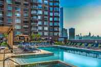 Kolam Renang Bluebird Suites in Jersey City