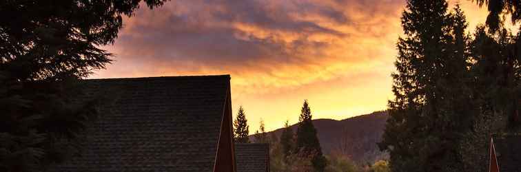 Bangunan Skeena Spey Riverside Wilderness & Lodge