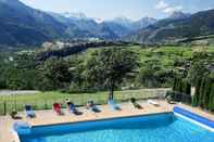 Swimming Pool La Bonne Auberge