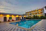 Swimming Pool Winsome Resort & Spa