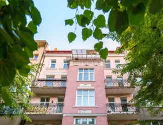 Exterior 2 Serdika Round Tower Apartments