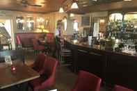 Quầy bar, cafe và phòng lounge The Carre Arms Hotel
