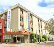 Bangunan 4 Howard Johnson by Wyndham San Pedro