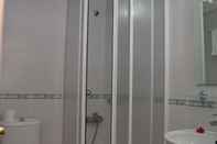 Toilet Kamar Ridvan Hotel