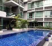 Swimming Pool 2 Downtown Cosy Apartment