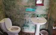 Toilet Kamar 4 dolphin wadiya