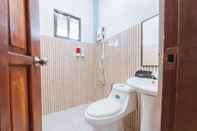 Toilet Kamar RBR Hotel and Restaurant