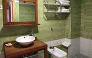 Toilet Kamar 5 Rentcostadelsol Malaga-El Palo