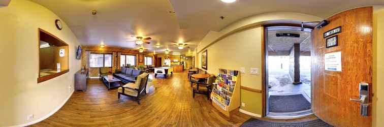 Lobi Snow Lake Lodge