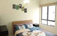 Bedroom 7 Setia Walk by SYNC