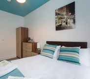 Bedroom 5 Town House @ Minshull New Road