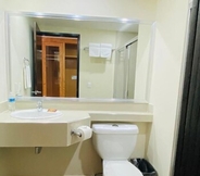 Toilet Kamar 4 Paris FC Express