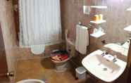 Toilet Kamar 7 Hostal Los Arcos