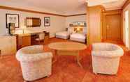 Phòng ngủ 5 La Strada Hotel