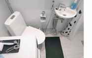 Toilet Kamar 7 2ndhomes Kamppi Apartments 1
