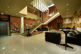 Lobi 4 Grand Hotel