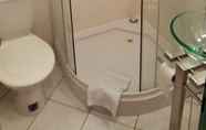 Toilet Kamar 4 Grand Hotel