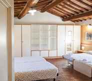 Kamar Tidur 2 Hotel Massa Vecchia