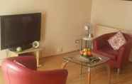 Ruang Umum 4 Clean & Modern 1 Bedroom Apartment