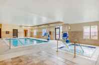 Kolam Renang Comfort Inn & Suites Schenectady - Scotia