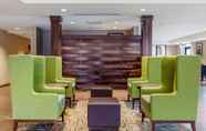 Lobby 4 Comfort Inn & Suites Schenectady - Scotia
