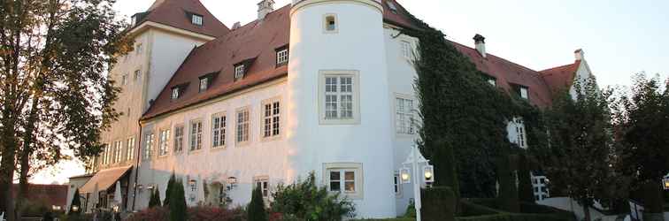 Exterior Schlosshotel Neufahrn