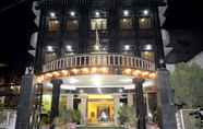 Luar Bangunan 2 Hotel Tokyo Vihar