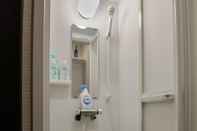 In-room Bathroom Grandouce Kamata I - Hostel, Caters to Men