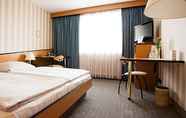 Kamar Tidur 3 PP Hotel Grefrather Hof