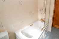 In-room Bathroom Avallon