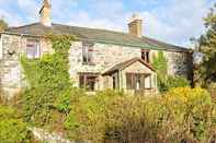 Exterior Hendre Aled Farmhouse