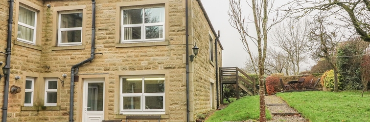 Exterior Laurel Bank Cottage