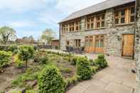 Exterior Hendoll Barn