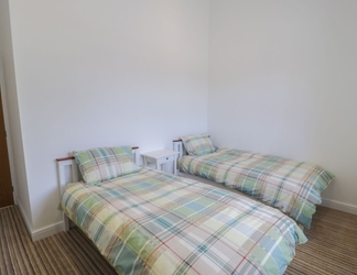 Bedroom 2 Cefn Bryn Bach