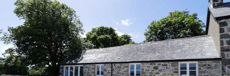 Exterior Cefn Bryn Bach