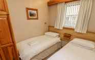 Kamar Tidur 4 Waterhead Apartment E