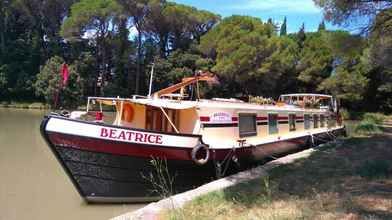 Exterior 4 Barge Beatrice cruises on the Canal du Midi