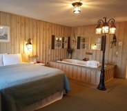 Bedroom 4 Vacationland Inn & Suites