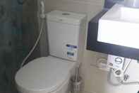 Toilet Kamar Unit E Cluster D 5th Floor at Oceanway Residence Boracay