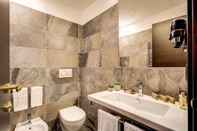 In-room Bathroom FH Suites