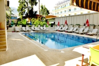 Swimming Pool Magi Apart Hotel