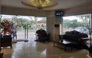 Lobby 3 Cindy Kelly Hotel