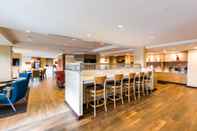 Bar, Cafe and Lounge TownePlace Suites by Marriott Portland Beaverton