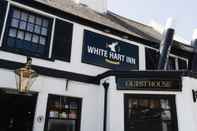 Bangunan The White Hart Inn