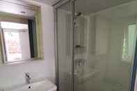 In-room Bathroom Camping du Manoir de Penn ar Ster