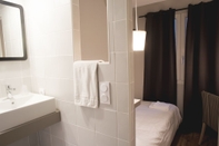 Phòng tắm bên trong Hôtel Saint Roch Montpellier