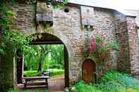 Exterior The Archeologist Home-Chateau Le Mur